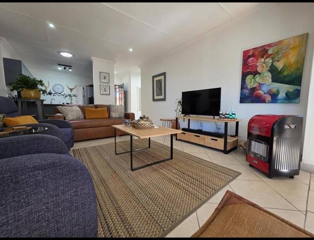 3 BEDROOM CLUSTER FOR SALE IN NEWMARKET